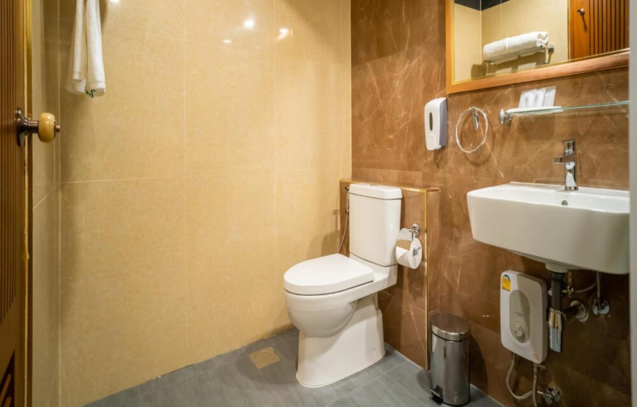 Siri Nakornpink Chiang Mai Hotel Sha Plus Exterior photo